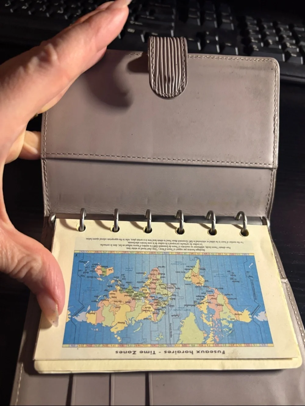 Louis Vuitton taupe/beige   Epi Leather agenda with original papers in it - Picture 12 of 17